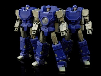 [Masterpiece Tiers] KFCTOYS EM-V OPTICLONES aka REFLECTOR - Sortie Mai 2016 - Page 2 JZoQn46L