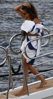 Nina Dobrev & Austin Stowell Returning To Their Yacht (July 25) S8YdahK1