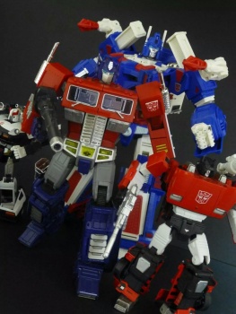 [Masterpiece Tiers] KFC EM P3 CITIZEN STACK aka ULTRA MAGNUS - Sortie Avril 2014 CMAYjs5s