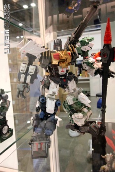 [Combiners Tiers] FANSPROJECT SAURUS RYU-OH aka DINOKING - Sortie 2015-2016 - Page 2 EU4lL6sj