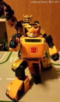 [Masterpiece Takara Tomy] MP-21G BUMBLEBEE G2 - Sortie Juillet 2015 EpBR9pEB