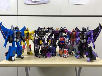 [Fanstoys] Produit Tiers - Jouet FT-12 Grenadier / FT-13 Mercenary / FT-14 Forager - aka Insecticons - Page 3 K2wxWkWu