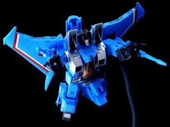 [Masterpiece Takara Tomy] MP-11T THUNDERCRACKER - Sortie Décembre 2015 - Page 2 K6JZjnMn