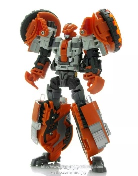 [Combiners Tiers] MAKETOYS QUANTRON aka COMPUTRON - Sortie Aout 2014 LxfJQfUz