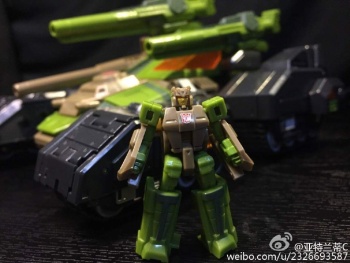 [Masterpiece Tiers] MAKETOYS MTRM-04 IRON WILL aka HARDHEAD - Sortie Fevrier 2016 - Page 4 M6M8wrwB