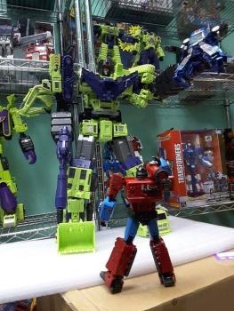 [Combiners Tiers] TOYWORLD TW-C CONSTRUCTOR aka DEVASTATOR - Sortie 2016 - Page 9 ORZFCq6Z