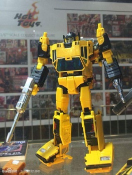 [Masterpiece Tiers] BADCUBE OTS-08 SUNSURGE aka SUNSTREAKER - Sortie Janvier 2016 - Page 2 VZyQBFmx