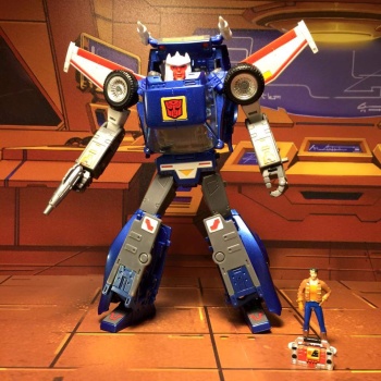 [Masterpiece] MP-25 Tracks/Le Sillage (bleu) ― MP-25L LoudPedal/Tapageur (noir) ― MP-26 Road Rage/Rageuse (rouge) - Page 4 VqnLAWR6