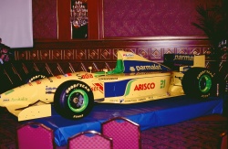 Launches of F1 cars WcDYMcws