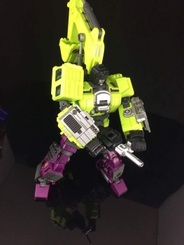 [Combiners Tiers] GENERATION-TOY GRAVITY BUILDER aka DEVASTATOR - Sortie 2015-2016 - Page 8 XfW16FyE