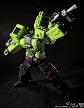 [Combiners Tiers] GENERATION-TOY GRAVITY BUILDER aka DEVASTATOR - Sortie 2015-2016 - Page 8 YTuvCUfl