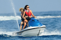 Nina Dobrev vacationing with friends in Saint-Tropez (July 21) YsbHI9oU