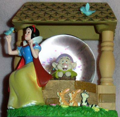 Blanche Neige et les Sept Nains 1803748302_2_2_5RfrDGTd