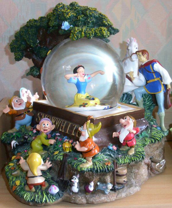 Blanche Neige et les Sept Nains 2005834561_1_3_Ituput6W