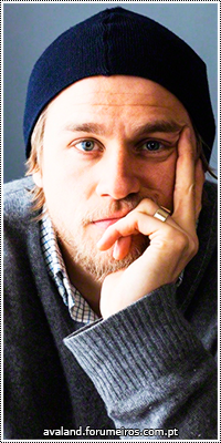 Charlie Hunnam 18209427_Zz6uO