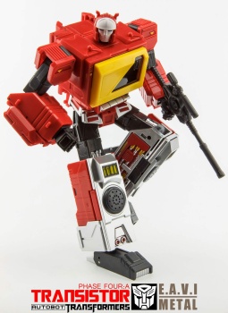 [Masterpiece Tiers] KFC TOYS TRANSISTOR PURE RED aka BLASTER - Sortie Janvier 2015 4layPZKT