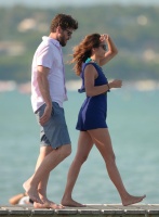 Nina Dobrev with her boyfriend Austin Stowell in Saint-Tropez (July 24) LqRJRcKk