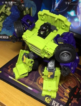 [Toyworld] Produit Tiers - Jouet TW-C Constructor aka Devastator/Dévastateur (Version vert G1 et jaune G2) - Page 6 Ni4nC54J