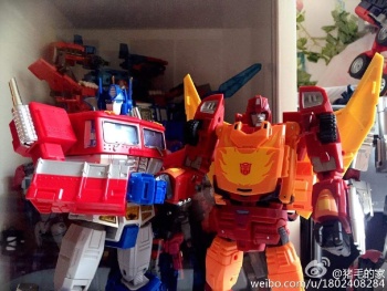 [DX9toys] Produit Tiers - Jouet D-06 Carry aka Rodimus et D-06T Terror aka Black Rodimus - Page 2 T1rn1v8D