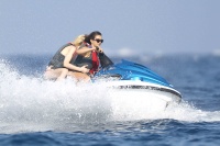 Nina Dobrev vacationing with friends in Saint-Tropez (July 21) HbLfVyjU