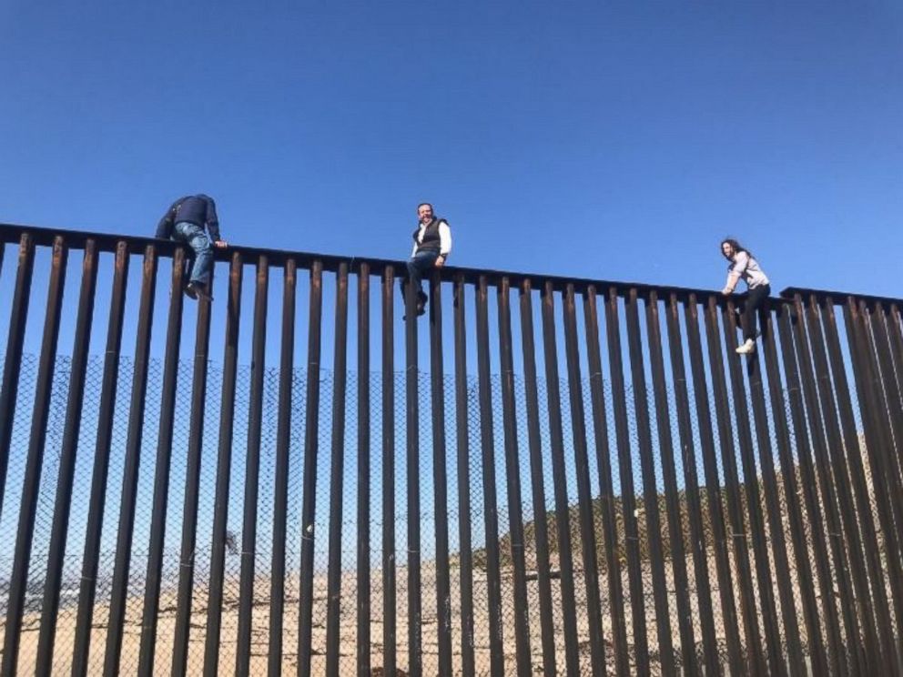 Mexican congressman climbs U.S. border fence to illustrate that Trump's wall is 'totally absurd'  Ht_wall3_dc_170303_4x3_992