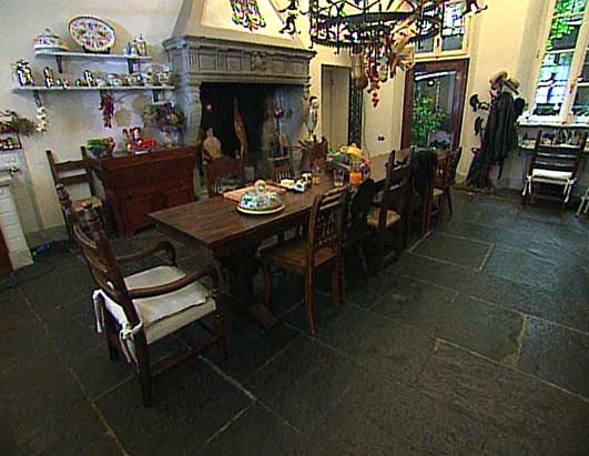 LAS CASAS DE LOS RICOS Y FAMOSOS - Página 4 Abc_clooney_kitchen_050929_ssh