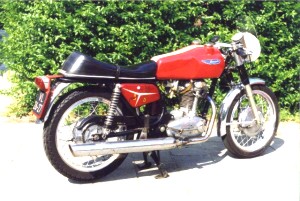 Quel serait votre garage idéal ? Ducati_1968_350_mark3_desmo