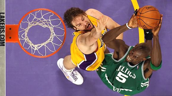 L.A LAKERS: Les Anges Du Lac - Page 2 Nba_g_garnett_gasol_580