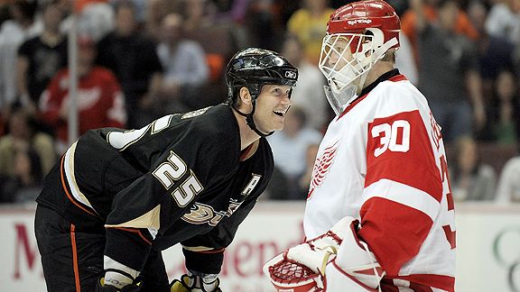 Pronger loves Osgoode... Nhl_g_ducks_wings1_576