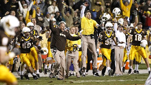 2009-10 College Football Bowls Ncf_a_wyoming12_576