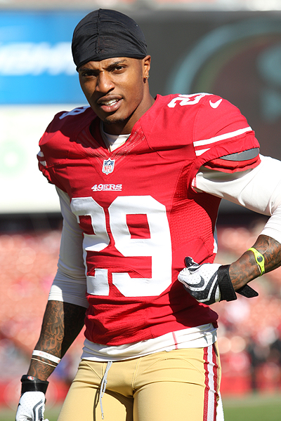 San Francisco 49ers cornerback Chris Culliver says gay players aren't welcomed in the NFL Nfl_g_culliver1_sy_400
