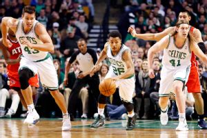 Humphries Helping Celtic Rookies Nba_u_celtics11_300x200