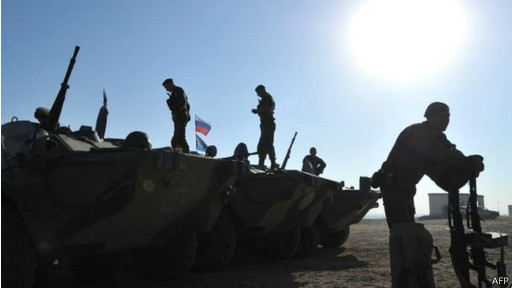 الأزمة الأوكرانية: روسيا تجري مناورات جوية على الحدود 140804110240_russia_ukrain_exercises_512x288_afp