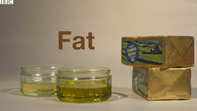 الصحة العامة بانجلترا: نصيحة تناول الدهون "غير مسؤولة" - 160523032750_fat2_640x360_bbc_nocredit