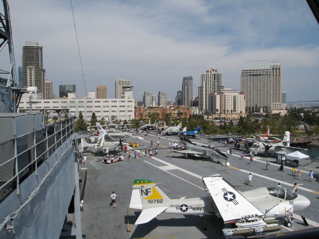 Where do you spend your vacation ? 2009-07-24_-2_San-diego---USS-Midway--74-