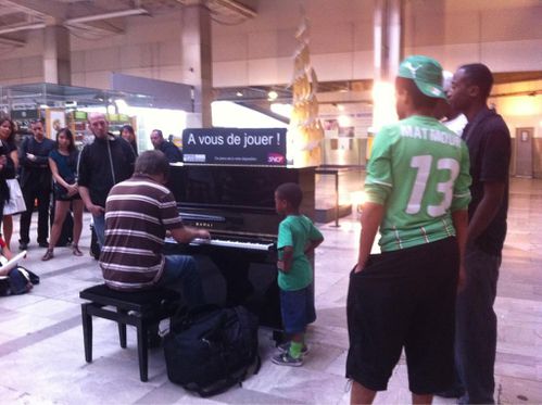 Vous jouez d'un instrument ? - Page 8 Piano-montparnasse