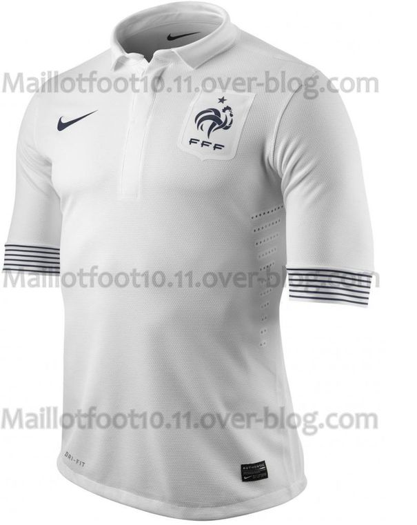 [Nouveaux Maillots] quipes Nationales - Page 5 Hhjhvhjhjn-nn