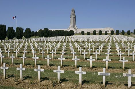 La GRANDE GUERRE: Ma sélection d'articles, films, reportages, livres et sites sur "la Dere des Deres" , 2009_01_21_cimetiere_douaumont_inside