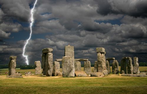 Stonehenge - Les Nouvelles Révélations Stonehenge-lightning