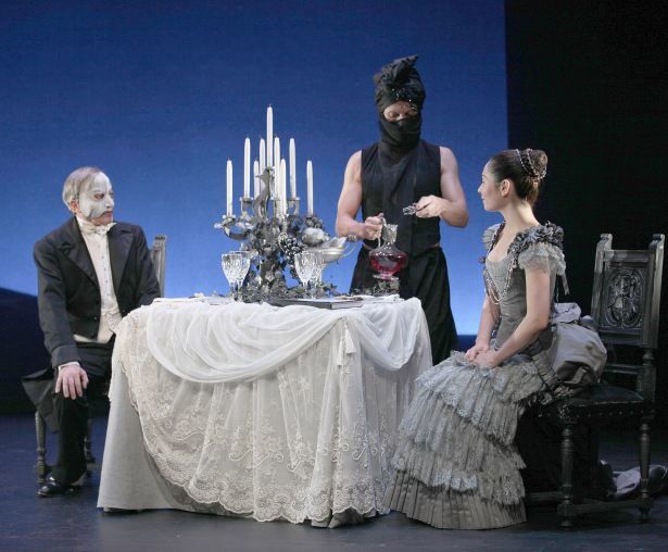 Le Fantôme de l'Opéra: French theatrical adaptation in Paris by Henri Lazarini Fantome-de-lopera-615_lot