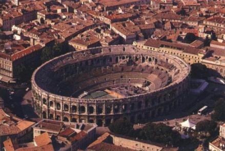 musé du speech for Ric Flair ... Arenes_nimes-702423