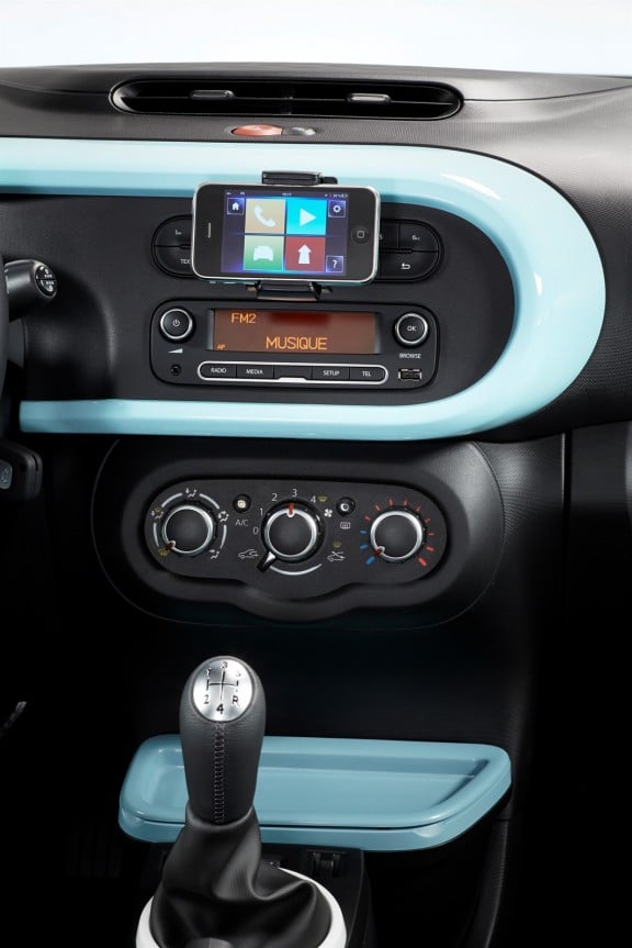 Nouvelle twingo Console-centrale-Twingo-2014-576x863