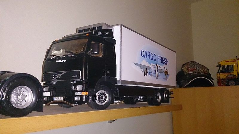 Mein erstes Modell: Italeri Volvo Reefer Truck 1517514_740855222649588eui