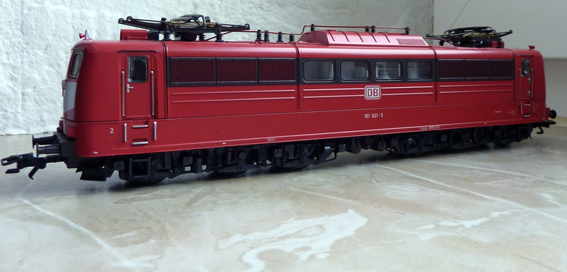 Die einzige orientrote BR 151 von Märklin (3343) 3g0sed