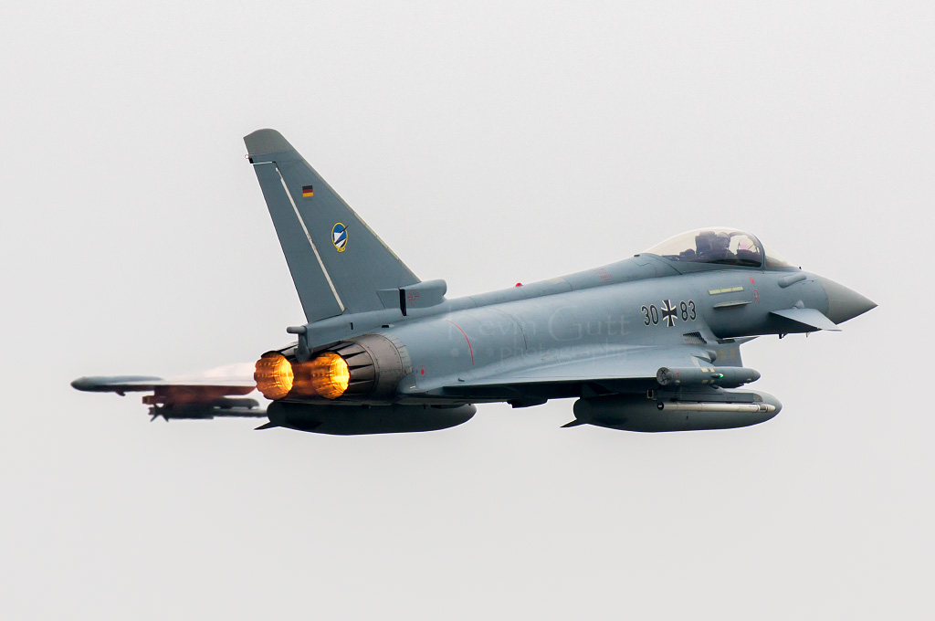 ´Phirst Phinal Phlight der 37+01´ Wittmund [40x1024] 8y0rnt