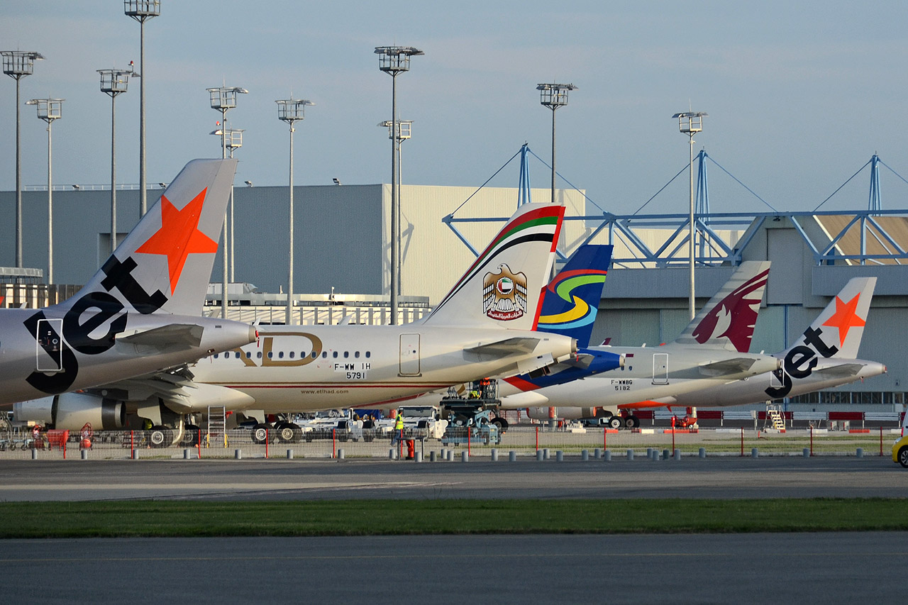 Toulouse-Blagnac [LFBO/TLS], 13/10/13-17/10/13 A320_tails_1280u2fjf