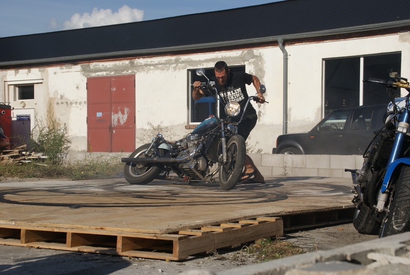 ULTRAs GüllepumpenBobber, wenn sich Kreativität frei entfaltet - Seite 2 Dsc03261iusd6