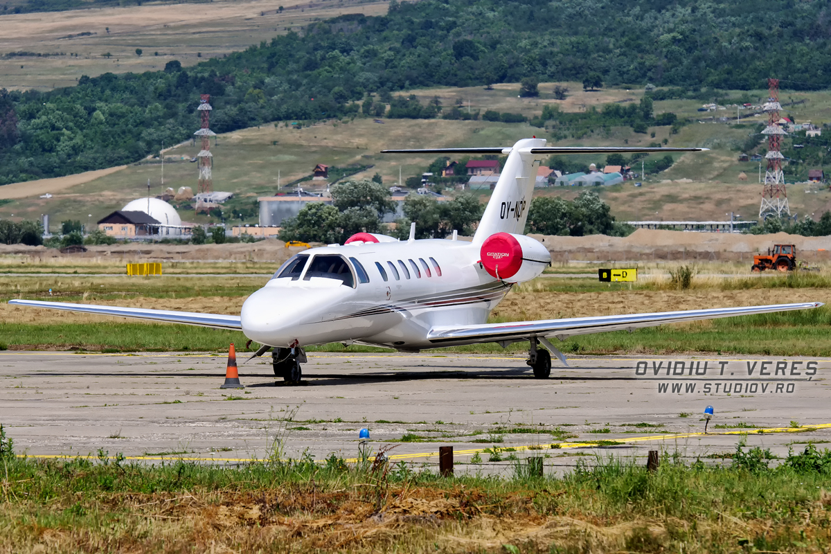 Aeroportul Cluj Napoca - Iulie 2014   Dsc_0733_logo_1200pxr1kfx