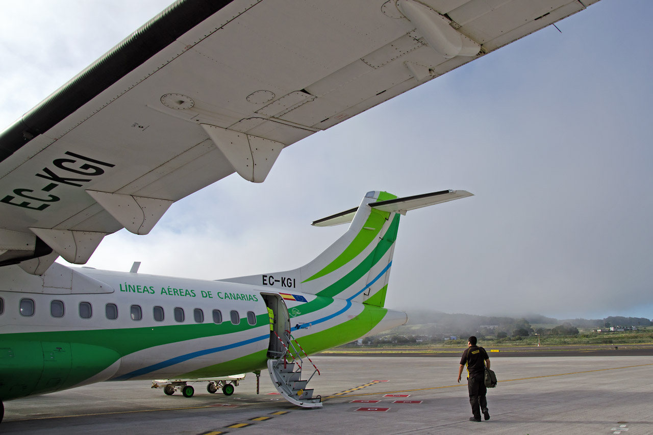 Spotting Canaries: Tenerife Sur & Tenerife Norte Ec-kgi_boarding_1280aupqs