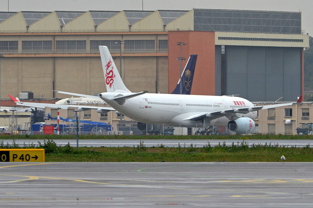 Toulouse-Blagnac [LFBO/TLS], 13/10/13-17/10/13 F-wwyo_b-hwm_1280_smag5stk